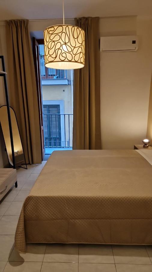 Incoming Quartieri Spagnoli Napoli Ngoại thất bức ảnh